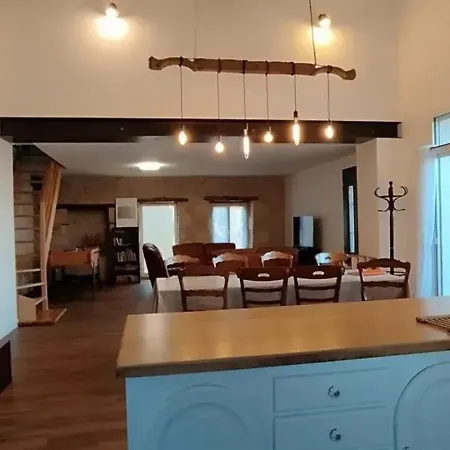 Holiday home Maison Conviviale Avec Jardin A *