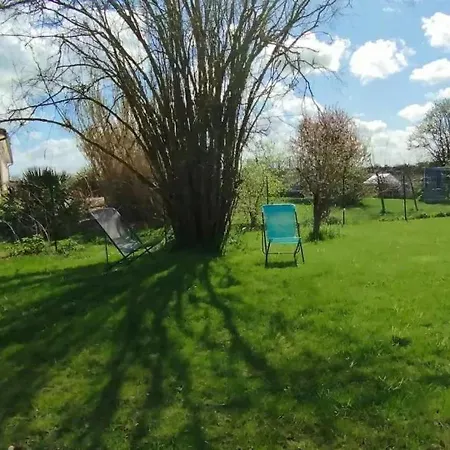 Holiday home Maison Conviviale Avec Jardin A *