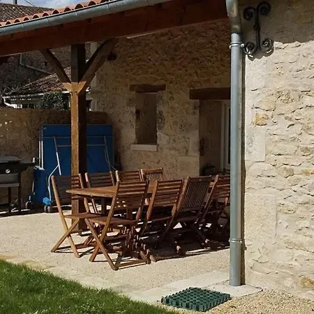 Maison Conviviale Avec Jardin A Holiday home Saint-Maurice-la-Clouere