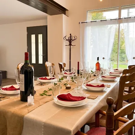 Maison Conviviale Avec Jardin A Ferienhaus