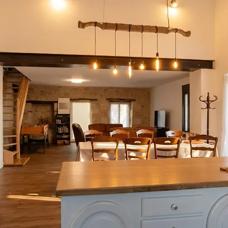 Maison Conviviale Avec Jardin A