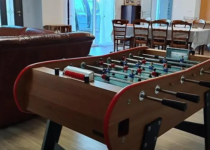 Maison Conviviale Avec Jardin A *