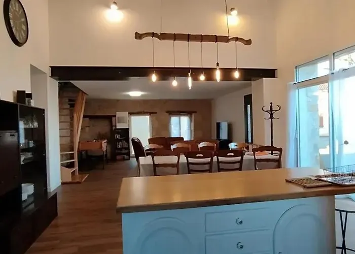 Vakantiehuis Maison Conviviale Avec Jardin A *