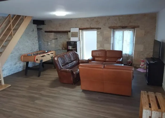 Maison Conviviale Avec Jardin A Saint-Maurice-la-Clouere