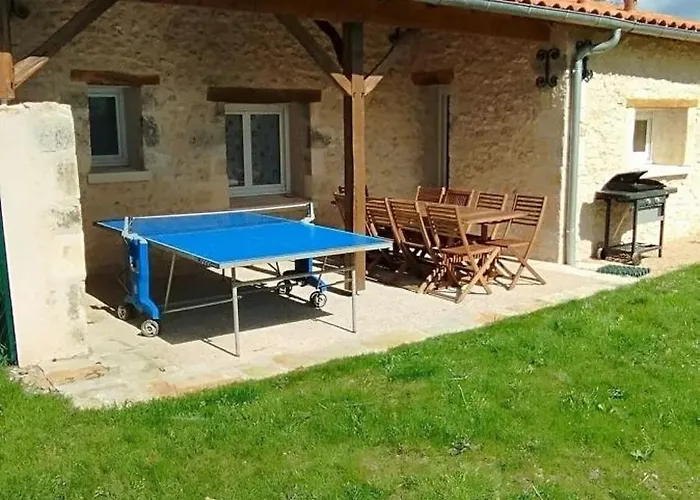 Vakantiehuis Maison Conviviale Avec Jardin A Saint-Maurice-la-Clouere